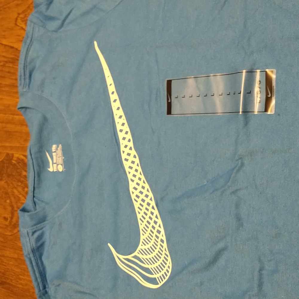 Short sleeve t-shirt size large (youth)